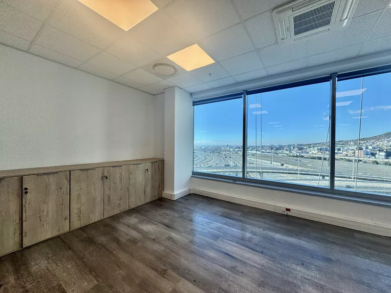 1 660 m² Office to let in Cape Town City Centre/CBD, The Halyard (photo 25)