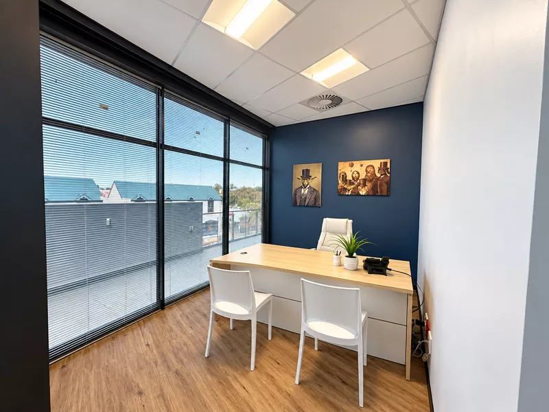 133 m² Office to let in Durbanville, Village Square (photo 14)