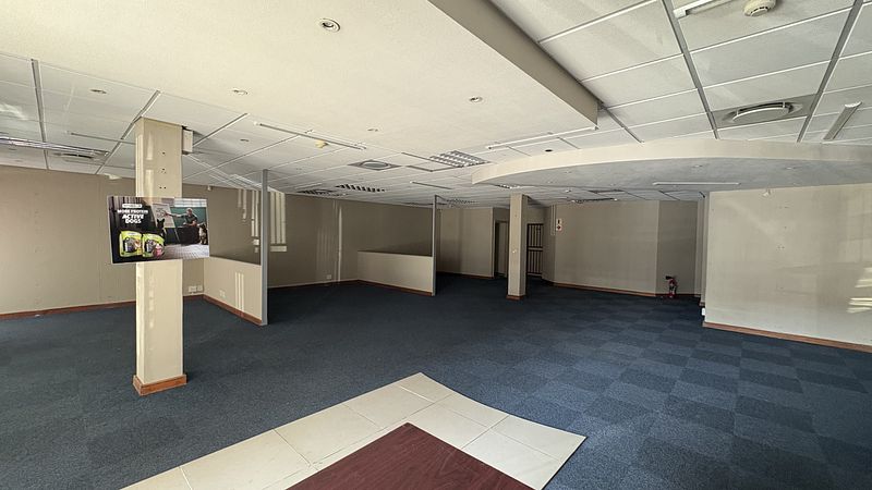 180 m² Office to let in Durbanville, Palm Grove (photo 17)