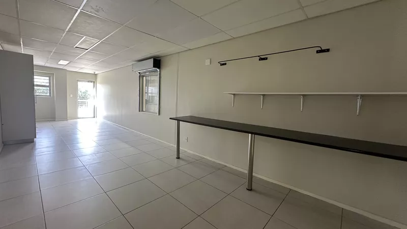 3 100 m² Industrial to let in Marconi Beam, 11 Kunene Circle (photo 26)