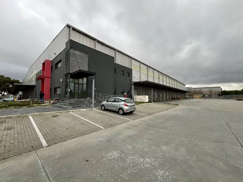 10 548 m² Industrial to let in Parow Industrial, 6 Koets Street (photo 4)