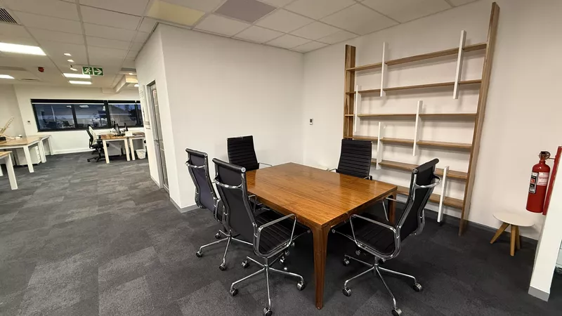 503 m² Office to let in Claremont, The Citadel (photo 10)