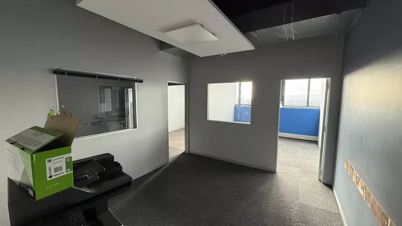 2 300 m² Office to let in Observatory, Deneb House (photo 15)
