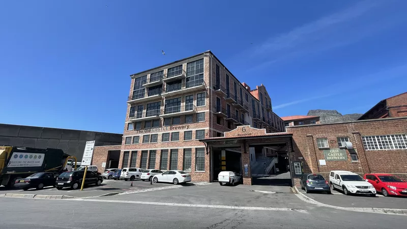 300 m² Office to let in Woodstock, Old Castle Brewery (photo 2)