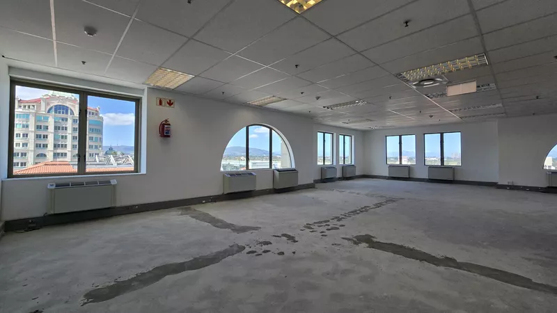 147 m² Office to let in Century City, Canal Tower - West (photo 14)