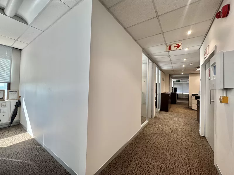 542 m² Office to let in Cape Town City Centre/CBD, 2 Long Street (photo 25)