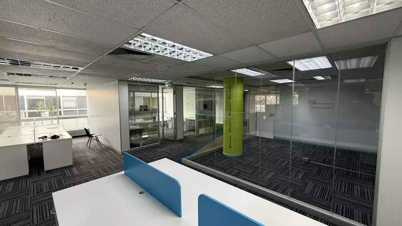 653 m² Office to let in Claremont, Sunclare (photo 14)