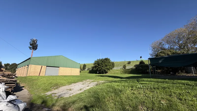 2 574 m² Industrial to let in Okavango Park, Falcon Close, Okavango Park (photo 38)