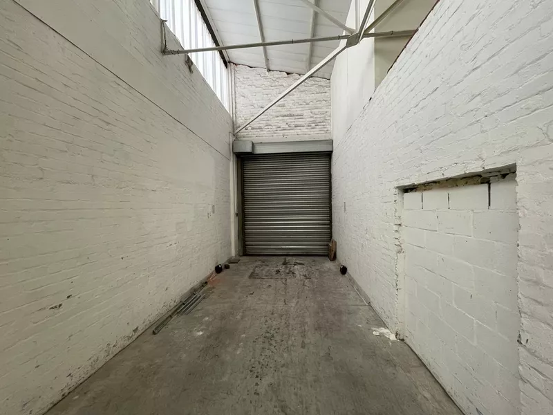 2 000 m² Industrial to let in Parow East, 40 West Str Parow East (photo 9)