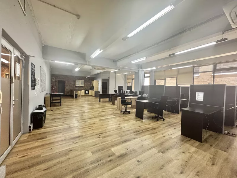 265 m² Office to let in Cape Town City Centre/CBD, 4 Loop Street (photo 3)
