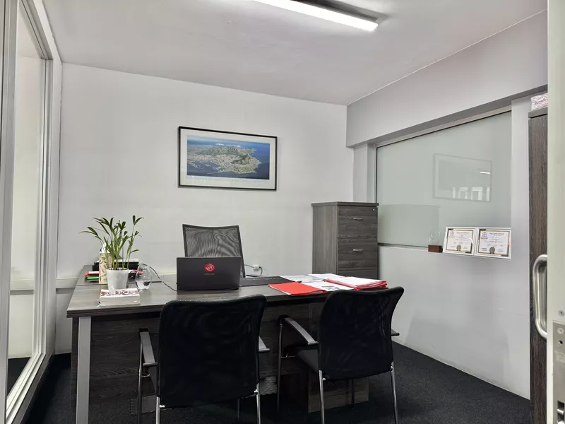 188 m² Office to let in Waterfront, 71 New Cumberland (photo 16)