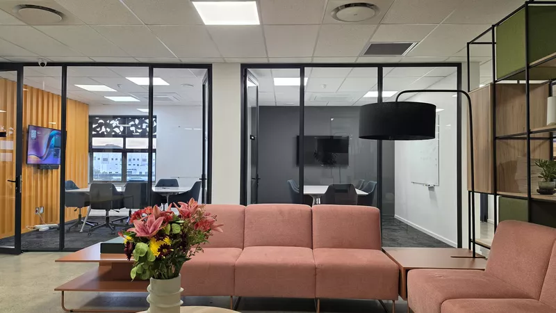 1 692 m² Office to let in Century City, 5 on Century City Drive (West) (photo 49)