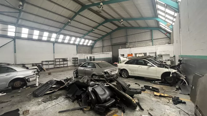900 m² Industrial to let in Ottery, 2 Ferndale Drive (photo 9)