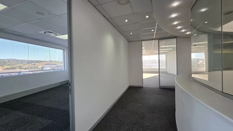 562 m² Office to let in Tyger Valley, Bloemhof (photo 20)