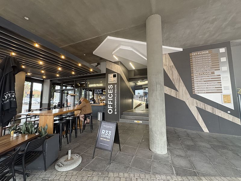305 m² Office to let in Durbanville, Village Square (photo 2)