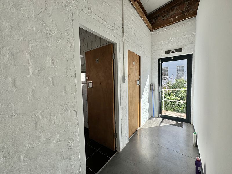 288 m² Office to let in Cape Town, Planet Art (photo 24)