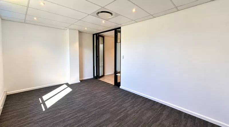 117 m² Office to let in Stellenbosch, Remey Building (photo 10)