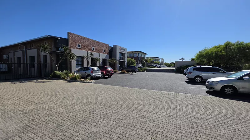 1 085 m² Office for sale in Century City, 13 Edison Way (photo 6)