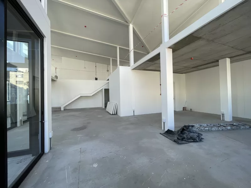 330 m² Retail property to let in Cape Town, 99 Harington (photo 12)