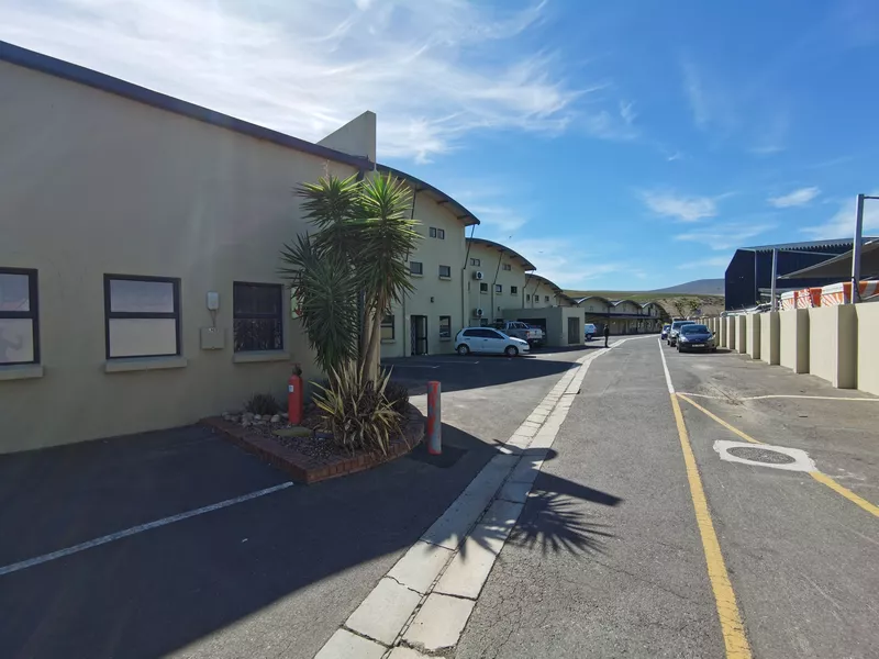 539 m² Industrial to let in Milnerton, The Studios (photo 2)