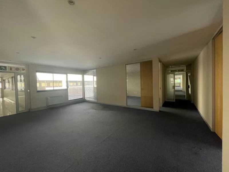 1 025 m² Office to let in Pinelands, Golf Park (photo 40)
