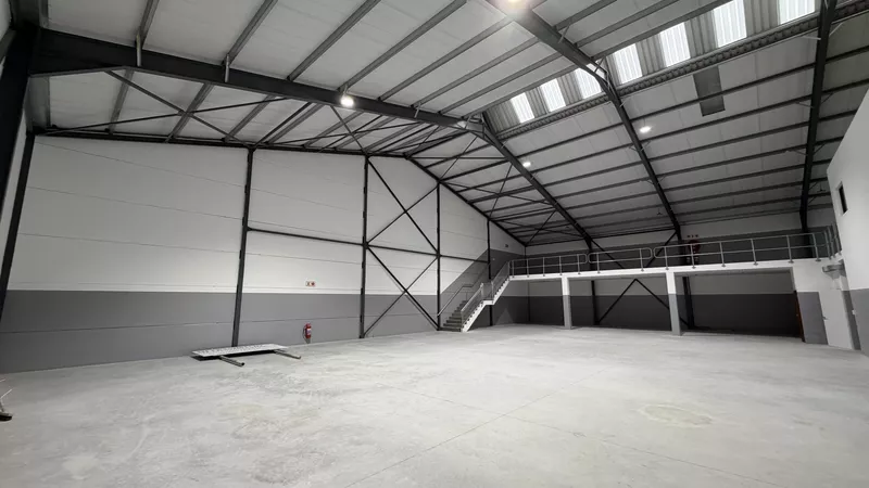 759 m² Industrial to let in Fisantekraal, 39 Stillewater Street, Unit 1 (photo 3)