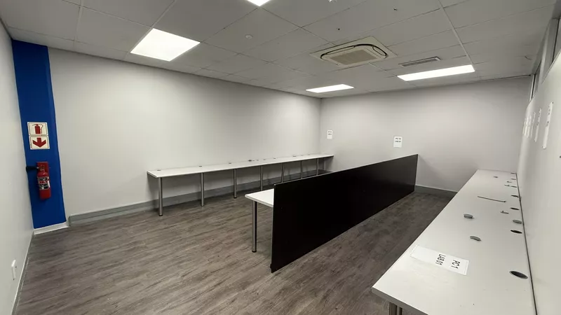 2 300 m² Office to let in Observatory, Deneb House (photo 14)