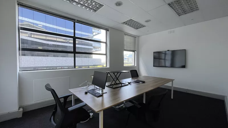 193 m² Office to let in Observatory, Gate House (photo 12)