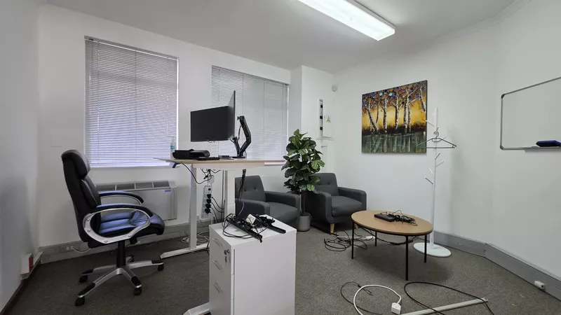 560 m² Office to let in Century Square, Century Square - Block F (photo 17)