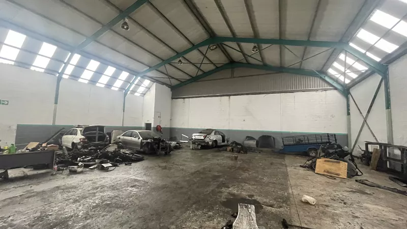 900 m² Industrial to let in Ottery, 2 Ferndale Drive (photo 15)