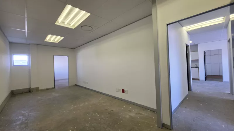 838 m² Office to let in Tyger Valley, Bloemhof (photo 27)