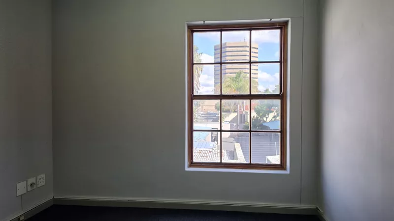 119 m² Office for sale in Bellville, Old Dutch Square (photo 26)