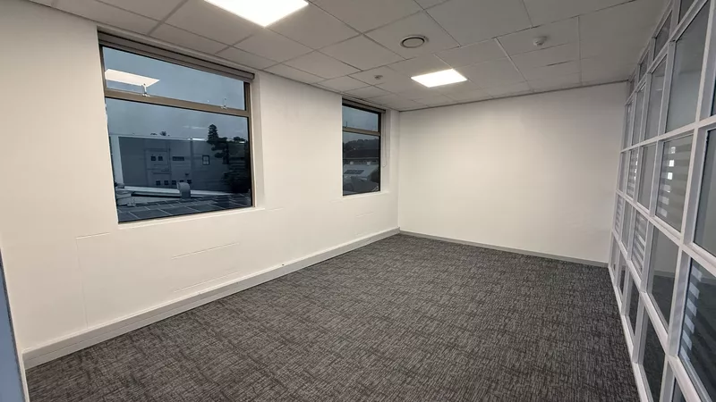 472 m² Office to let in Claremont, 200 On Main (photo 19)
