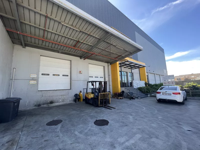 3 213 m² Industrial to let in Airport Industrial, Golf Air Park 2 (photo 13)