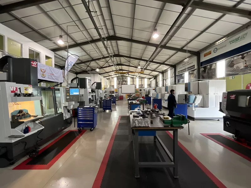 888 m² Industrial to let in Beaconvale, Connaught Park (photo 2)