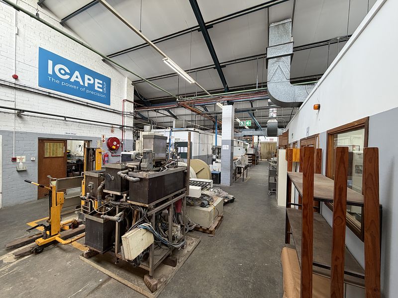 2 956 m² Industrial for sale in Southern Suburbs, 2 Estmil Road (photo 34)