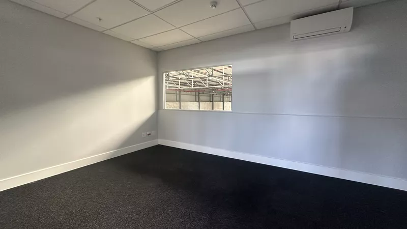 5 142 m² Industrial to let in Marconi Beam, 9 Prime Park (photo 21)