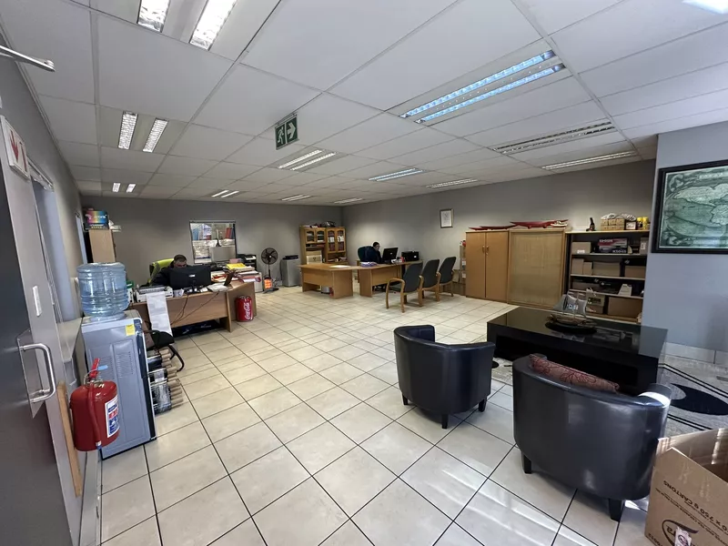 4 989 m² Industrial to let in Germiston, Devon East (photo 3)