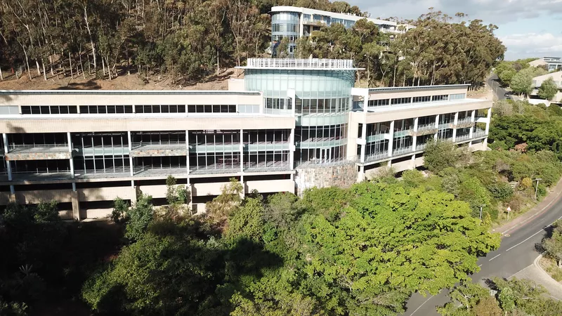 967 m² Property to let in Tygerberg Office Park, Drakenzicht - Tygerberg Park (photo 2)