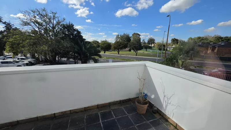 94 m² Office for sale in Bellville, Old Dutch Square (photo 17)