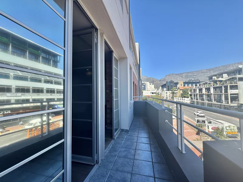190 m² Office to let in De Waterkant, Sovereign Quay (photo 9)