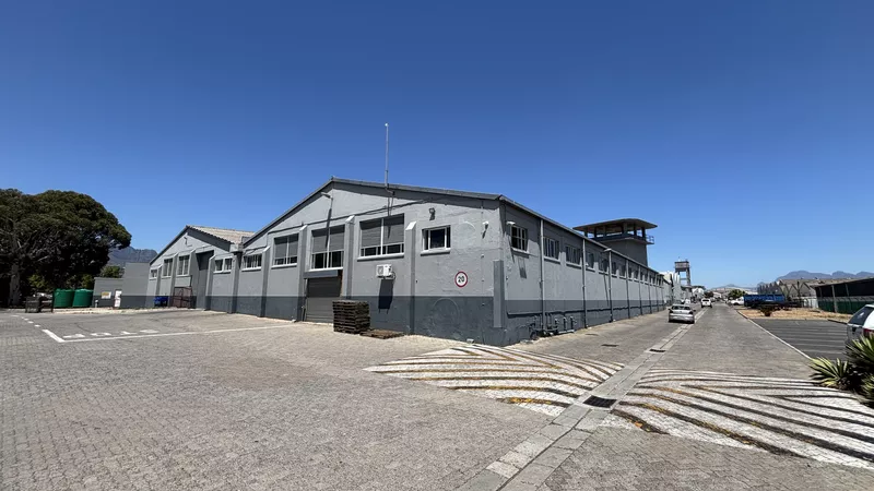 2 251 m² Industrial to let in Paarl, Berg River Business Park (photo 1)
