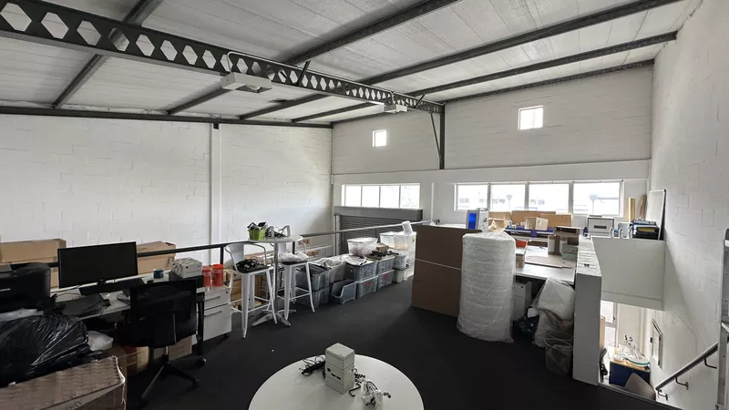 151 m² Industrial to let in Marconi Beam, Spearhead Business Park (photo 9)