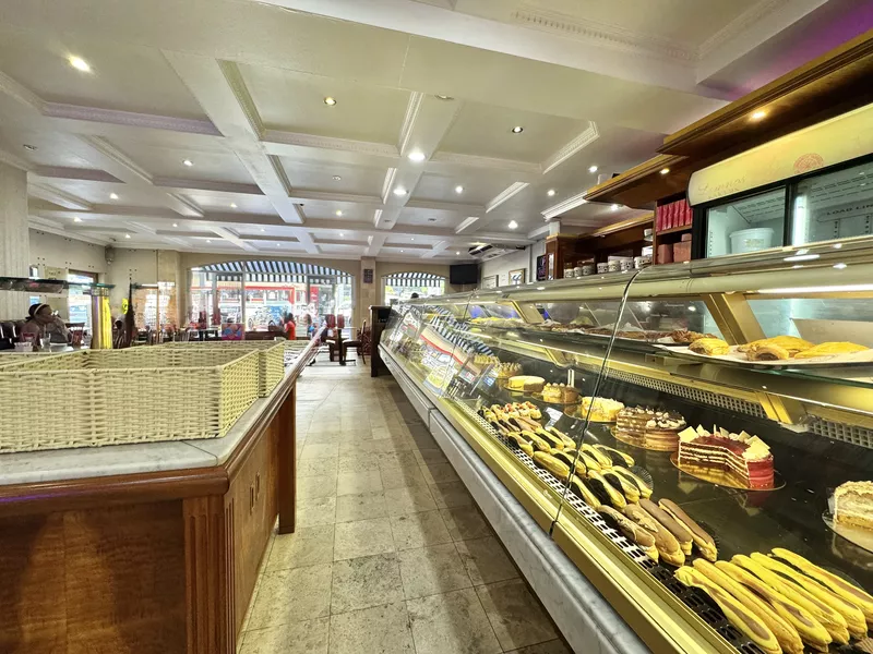 170 m² Retail property to let in De Waterkant, Sovereign Quay (photo 8)