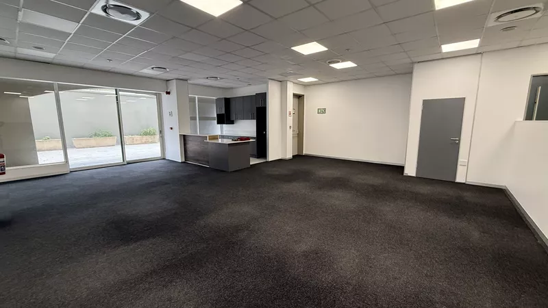402 m² Office to let in Claremont, 200 On Main (photo 11)