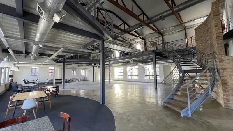 903 m² Office to let in Cape Town City Centre/CBD, 30 Keerom Street (photo 7)