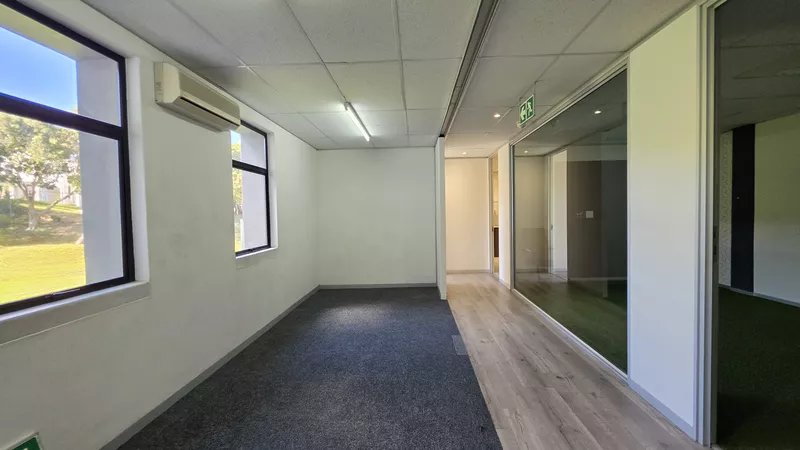 224 m² Office to let in Parow, De Tijger Business Park Building 2 (photo 24)