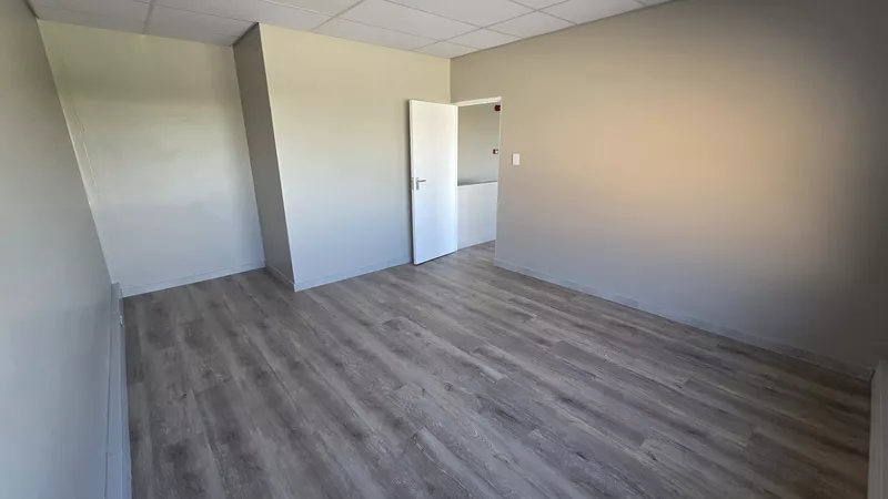 552 m² Industrial for sale in Somerset West, Java Industrial Park (photo 21)