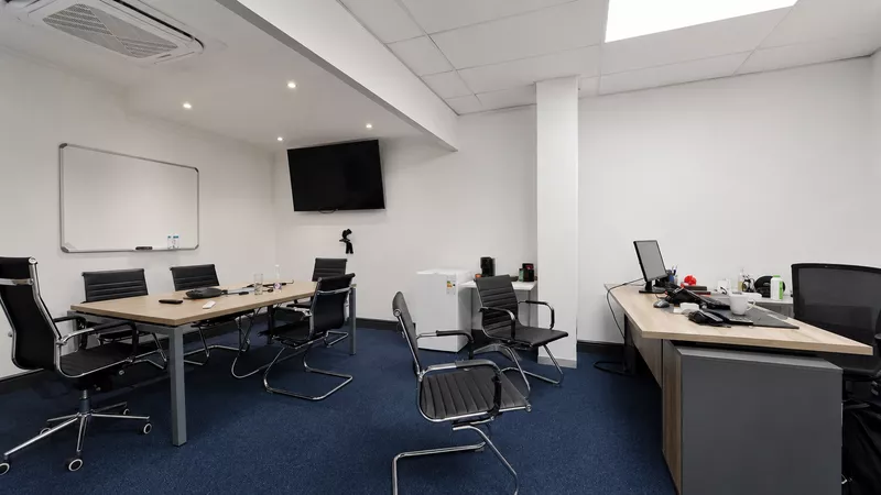 684 m² Office to let in South Gate Office Park, Waterside Place (photo 24)