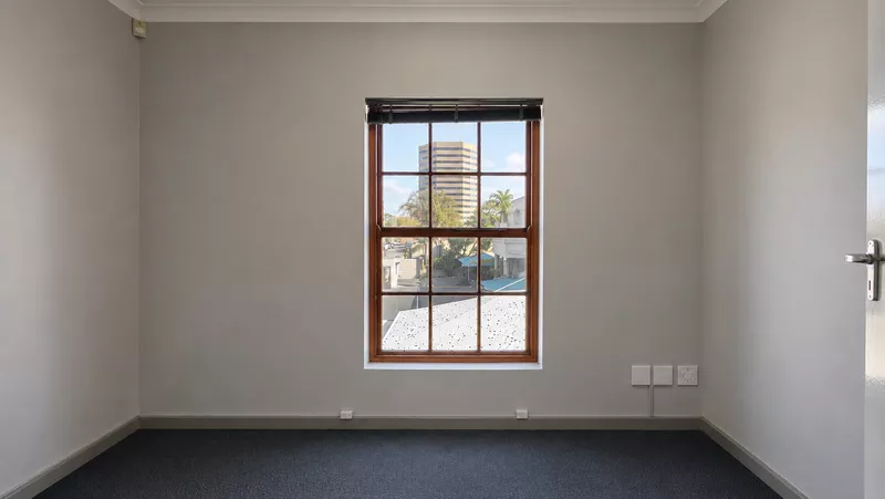 119 m² Office for sale in Bellville, Old Dutch Square (photo 35)